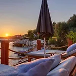 Sea View Hotel