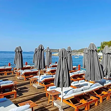 Sea View Szálloda 3*