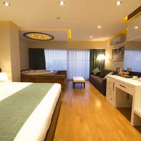 מלון Sea View 3*