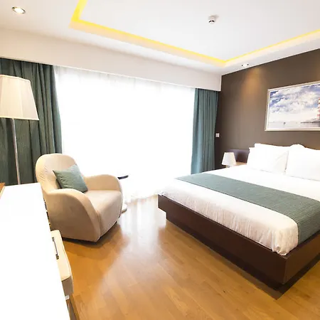 מלון Sea View 3*
